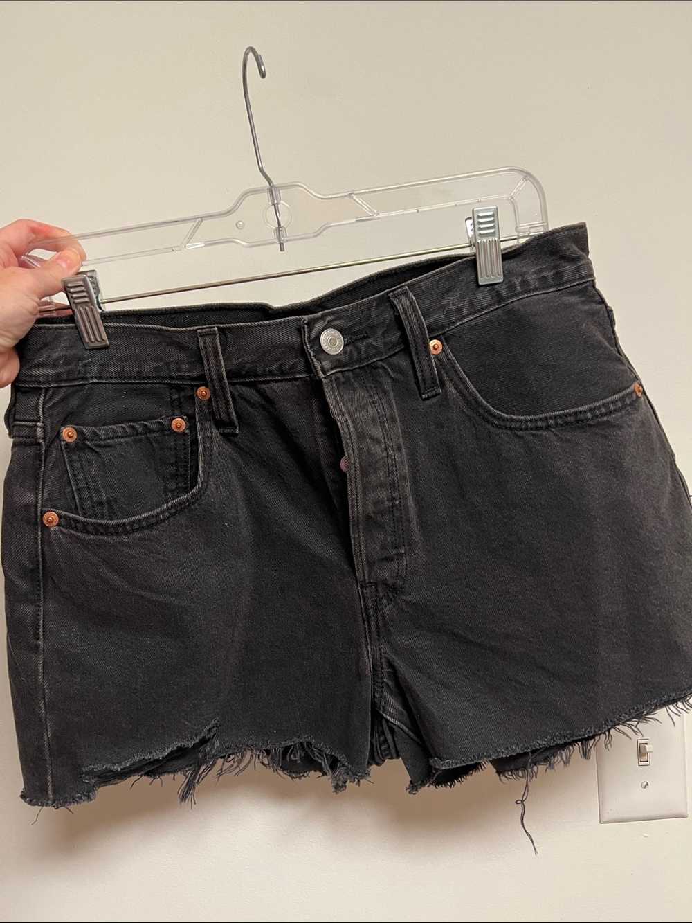 Levi's 501 Black Frayed Hem Denim Shorts🖤